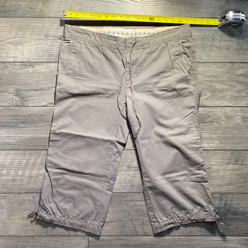 Womens M Old Navy Capris